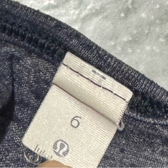 LULULEMON | Essential Tank
Heathered Deep Navy Sz 12 - Picture 5 of 6